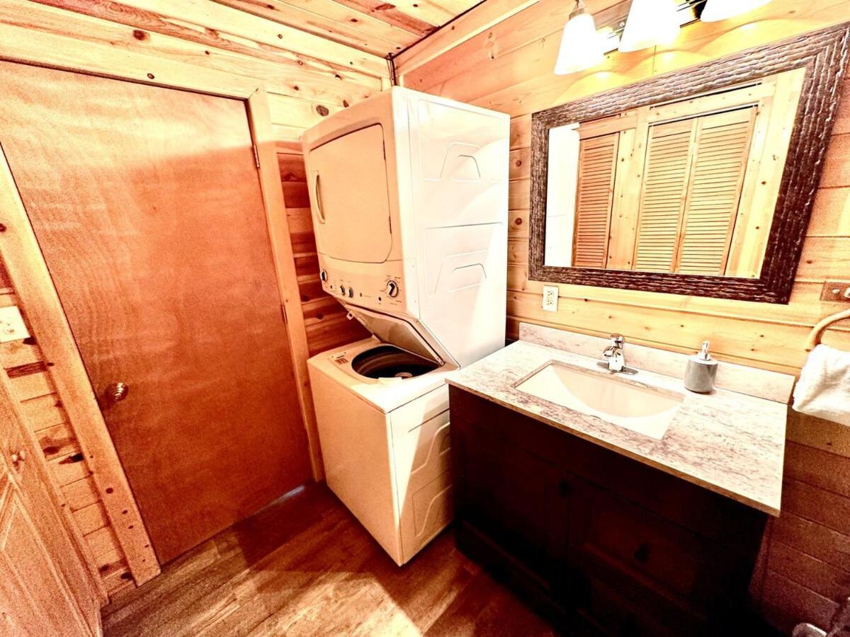 Lovely Log Cabin With Fire Pit! Duck Creek Village Exterior foto